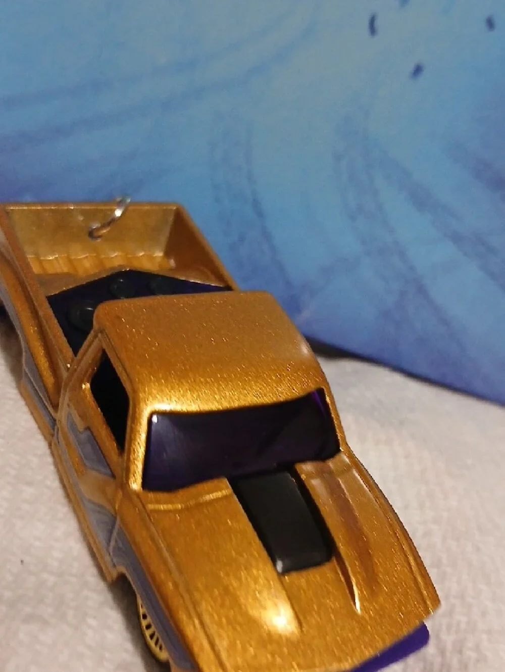 Bounce'n BASS .Gold and Purple Pickup Truck Keychain - Hot Wheels Style